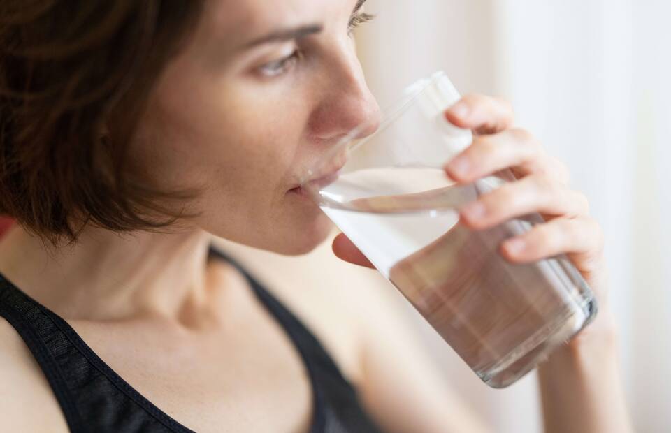 Как быстро вывести лишнюю воду из организма