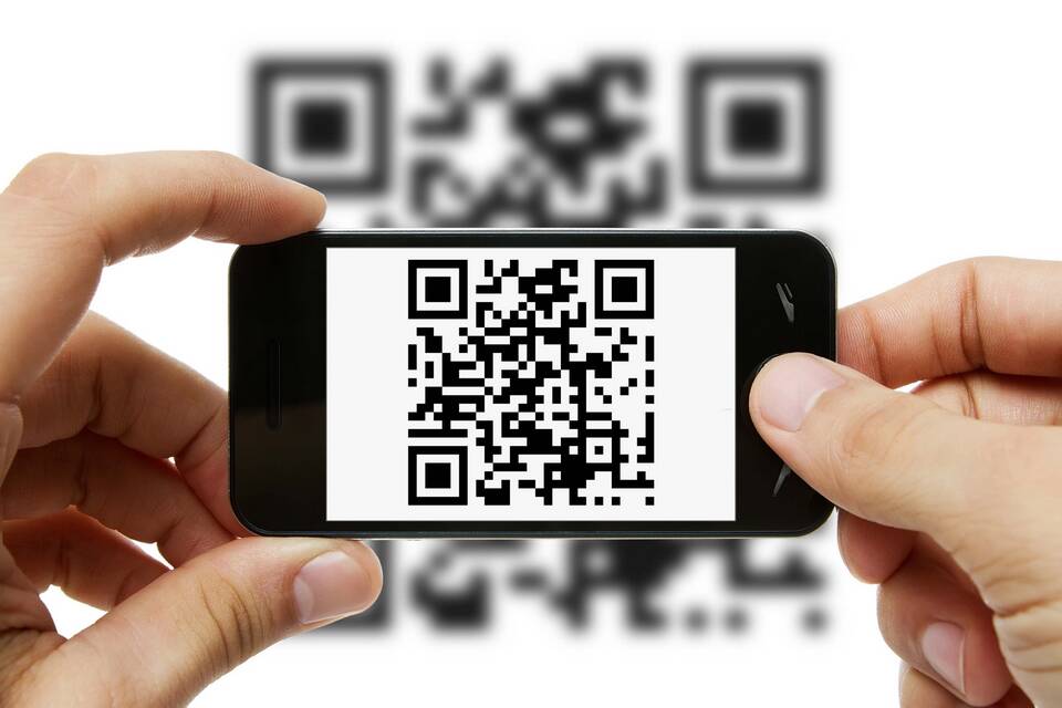 Как ввести QR-код: полное руководство