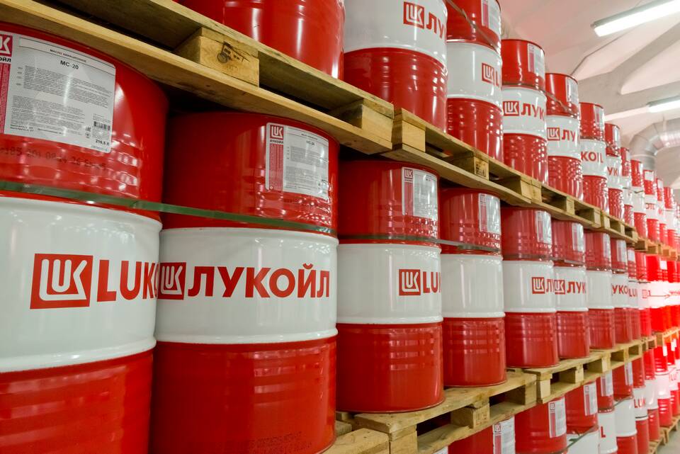 Лукойл или Полимериум: сравнительный анализ